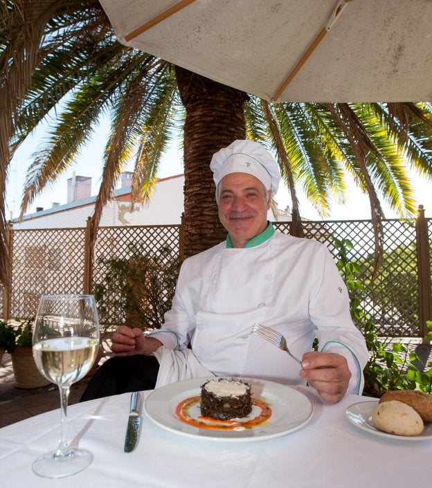 Ramiro Archilla, con su receta en el parador de Calahorra.