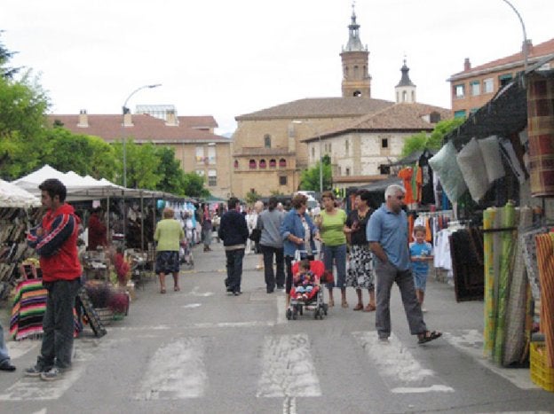 El mercadillo en su ubicación tradicional. :: j. c. p.