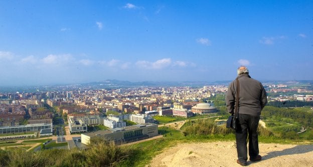 Vista de Logroño desde el monte Cantabria. :: miguel herreros