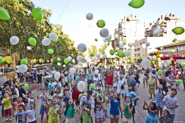 Inicio de las fiestas ayer en la plaza de la Alhóndiga. :: j. rodríguez