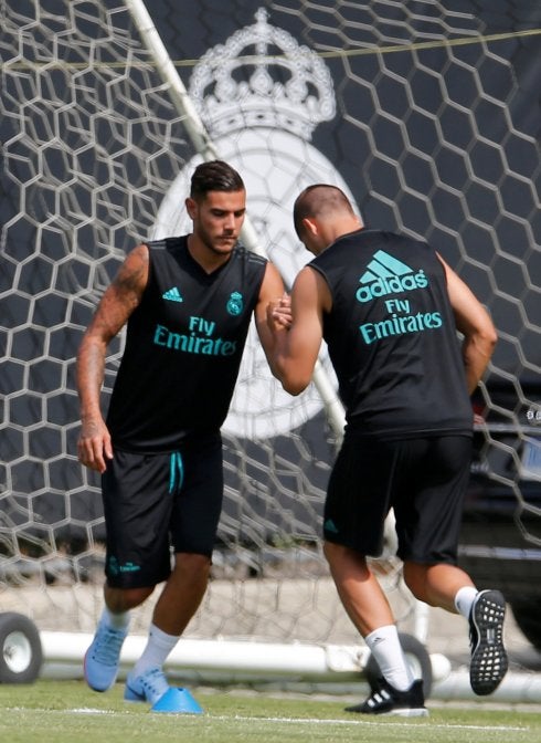 Theo y Morata, durante un entrenamiento en Los Ángeles. :: REUTERS