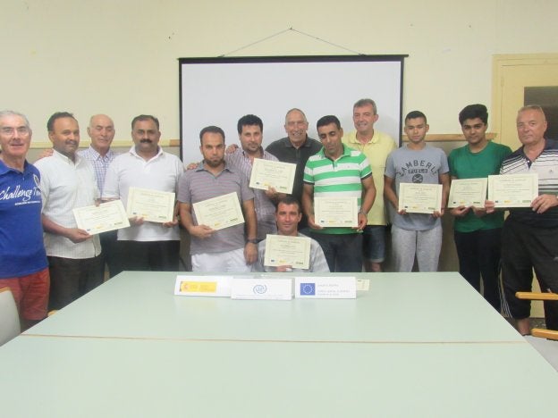 Foto de familia tras la entrega de diplomas. :: ADR-La Rioja suroriental
