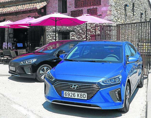 El Ioniq enchufable completa la familia. :: L.R.m.