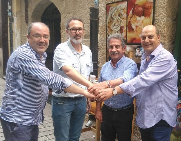 Rubén Gil, Rubén Antoñanzas, Revilla y Leopoldo García. :: l.r.