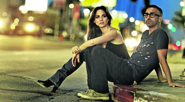 Leonor Watling y Alejandro Pelayo, miembros del grupo musical Marlango, posan en una imagen promocional. :: L.R.
