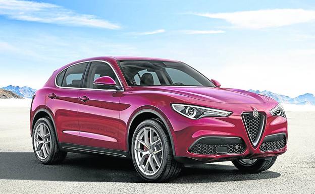 ALFA ROMEO STELVIO | Precio:Desde 40.000€ | Motores: Gasolina y diésel de 150 a 280 CV | Velocidad máxima: hasta 230 km/h