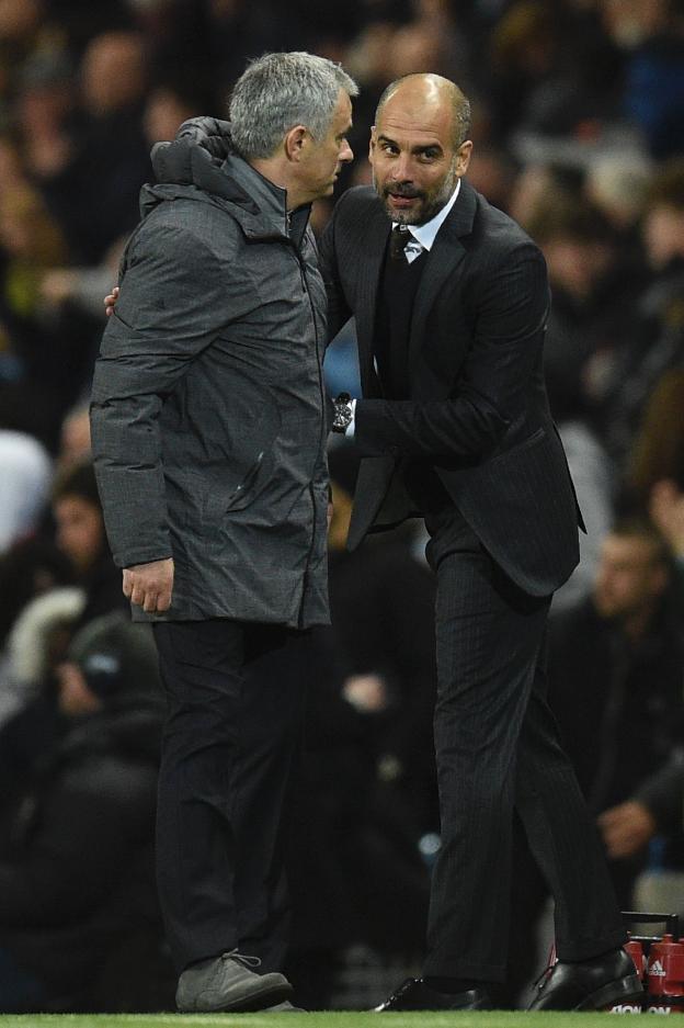 Jose Mourinho y Pep Guardiola, en un enfrentamiento anterior. :: efe
/