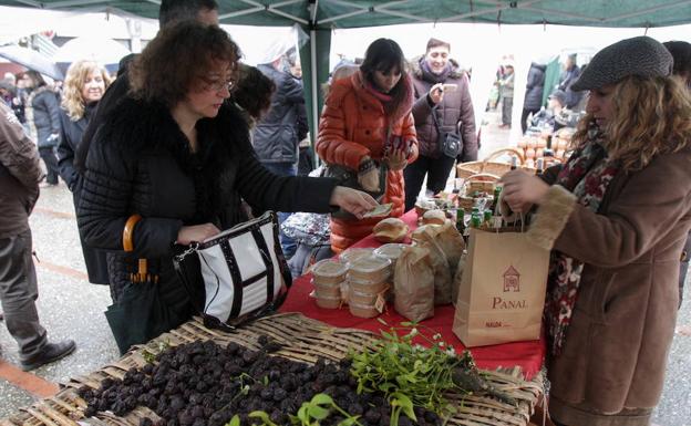 Mercado de la Pasa en Nalda. /L.R.