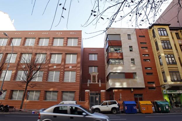 Colegio de Agustinas, visto desde la calle Vara de Rey. :: j. rodríguez/