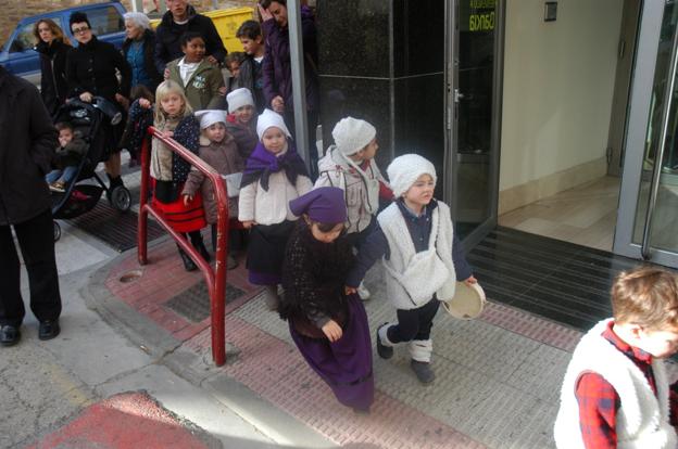 Los pastorcillos recorrieron ayer el pueblo de Cervera. :: /Sanda Sáinz