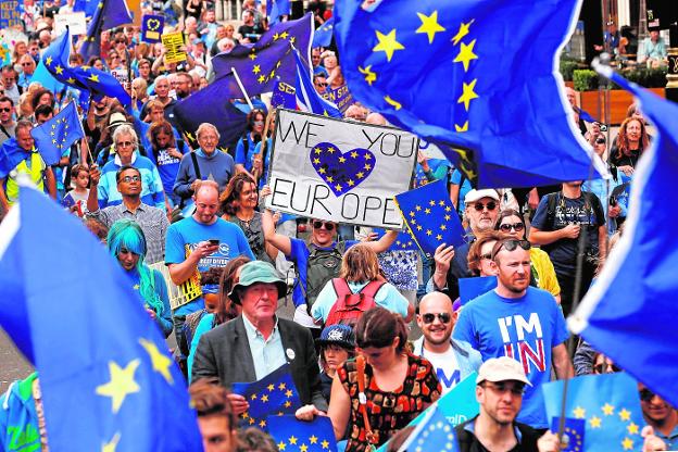 Una de las muchas manifestaciones celebradas en Londres contra el 'brexit'. :: Luke MacGregor/REUTERS/