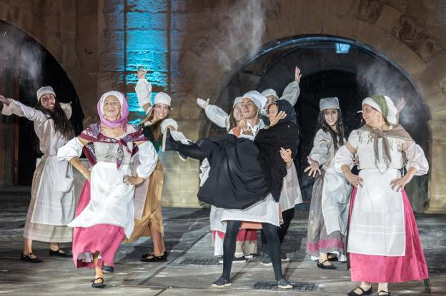Una divertida escena de baile en una edición anterior. :: albo/