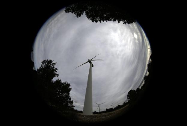 Central eólica de Iberdrola en Moranchón (Guadalajara). :: reuters/