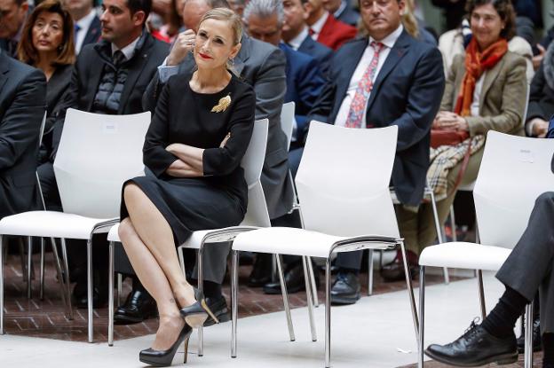 Cristina Cifuentes, ayer, durante un acto en Madrid organizado por la Asociación de Víctimas del Terrorismo. :: Emilio Naranjo / efe/