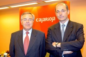 El presidente de Caja Rioja, Fernando Beltrán, y el director general, Jorge Albájar. / JUAN MARÍN/