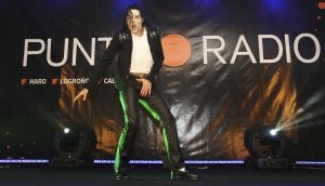 Resucitó el mito. Un componente de 'Forever King of Pop' recreó al genial músico./