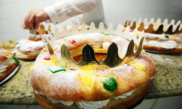La Navidad gastronómica llega a su fin con el tradicional y exquisito Roscón de Reyes. :: 