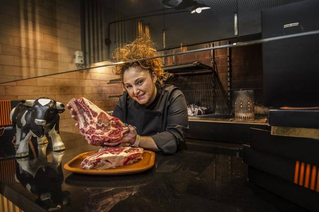 Ana Rosa Palacios, jefa de cocina del Restaurante San Quintín, que ofrecerá la próxima 'Experiencia Degusta' junto a Bodegas Corral.