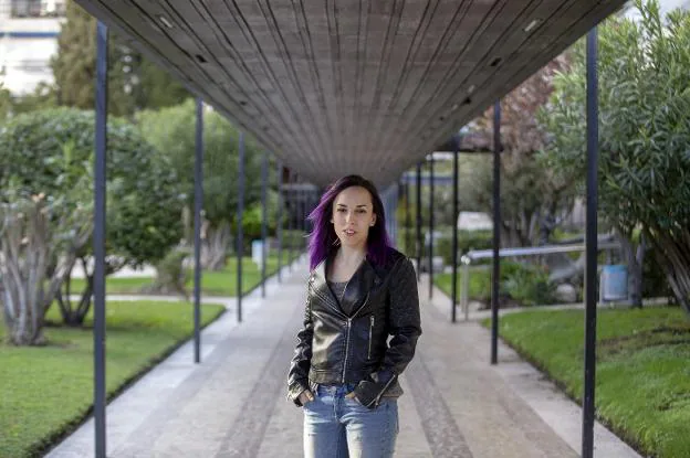 Bea Hernández, organizadora de R-Ladies en España, tras la entrevista. /Virginia Carrasco