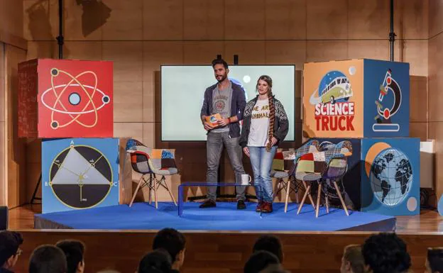 El programa de youtubers científicos «Science Truck» llega a Logroño
