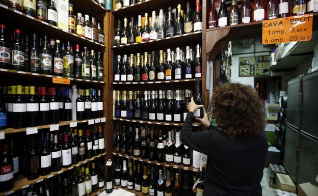 Tienda especializada de vinos. / REUTERS