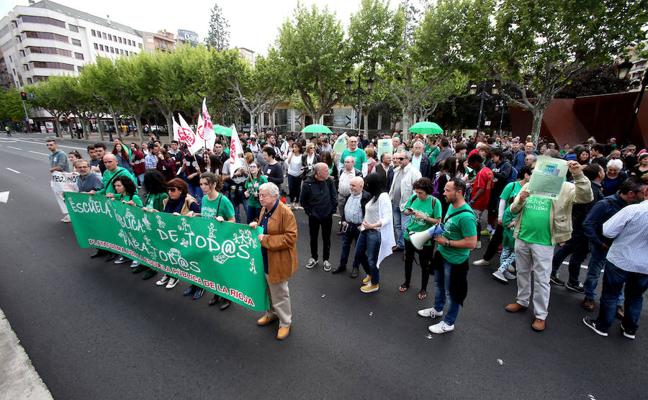 Concentración de apoyo a la escuela pública./Juan Marín