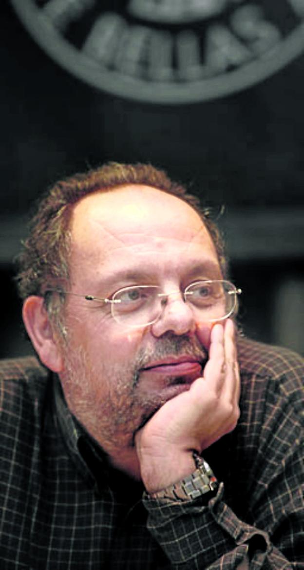 LUIS ENRIQUE ALONSO SOCIÓLOGO«Vivir sin tener nada en propiedad es una