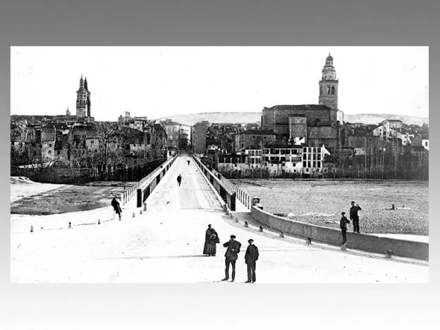 La Retina Vista Antigua De Logrono Junto Al Ebro La Rioja