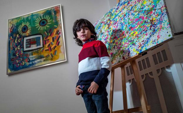 El genio incipiente tiene tres habitaciones de su casa para él y para su arte./AFP