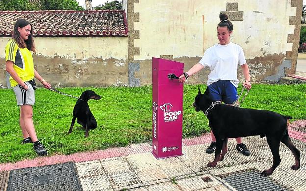 Volcánico manguera Canoa Agoncillo dispensa bolsas para recoger las heces de los perros | La Rioja