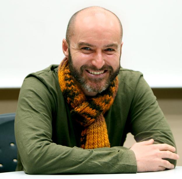 El autor y periodista riojano Eduardo Viladés. / E. DEL RÍO