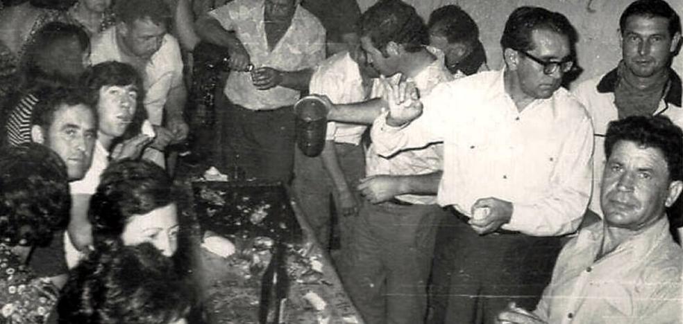 Igeanos disfrutando de sus fiestas y de un asado en 1974 - Vimarsana News