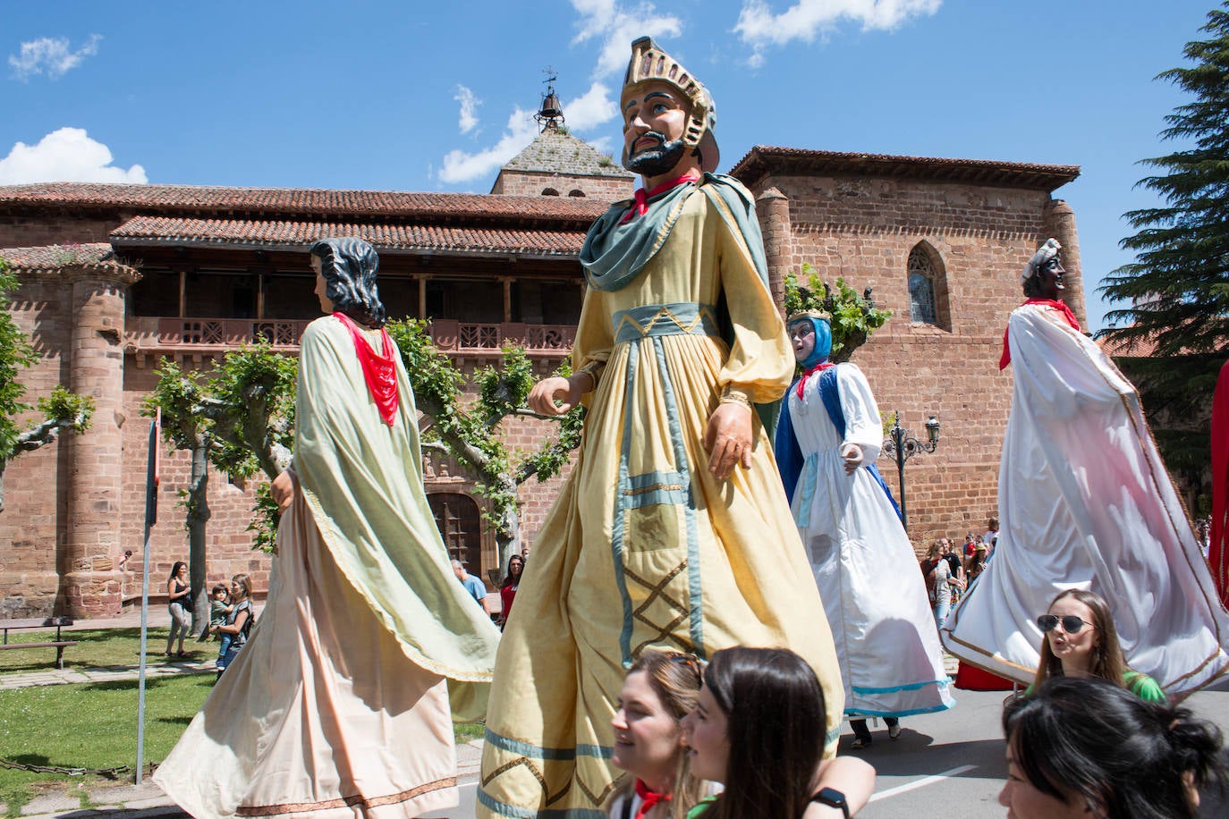 Fotos Comienzan las fiestas de Santa Bárbara en Ezcaray La Rioja