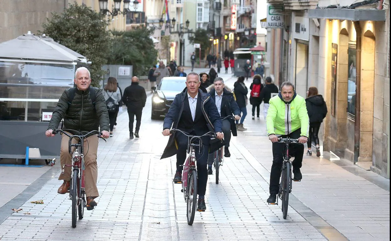 El presidente del Senado, en bici junto Logroño La Rioja