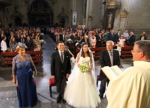 Boda Popular En La Iglesia De Santiago La Rioja